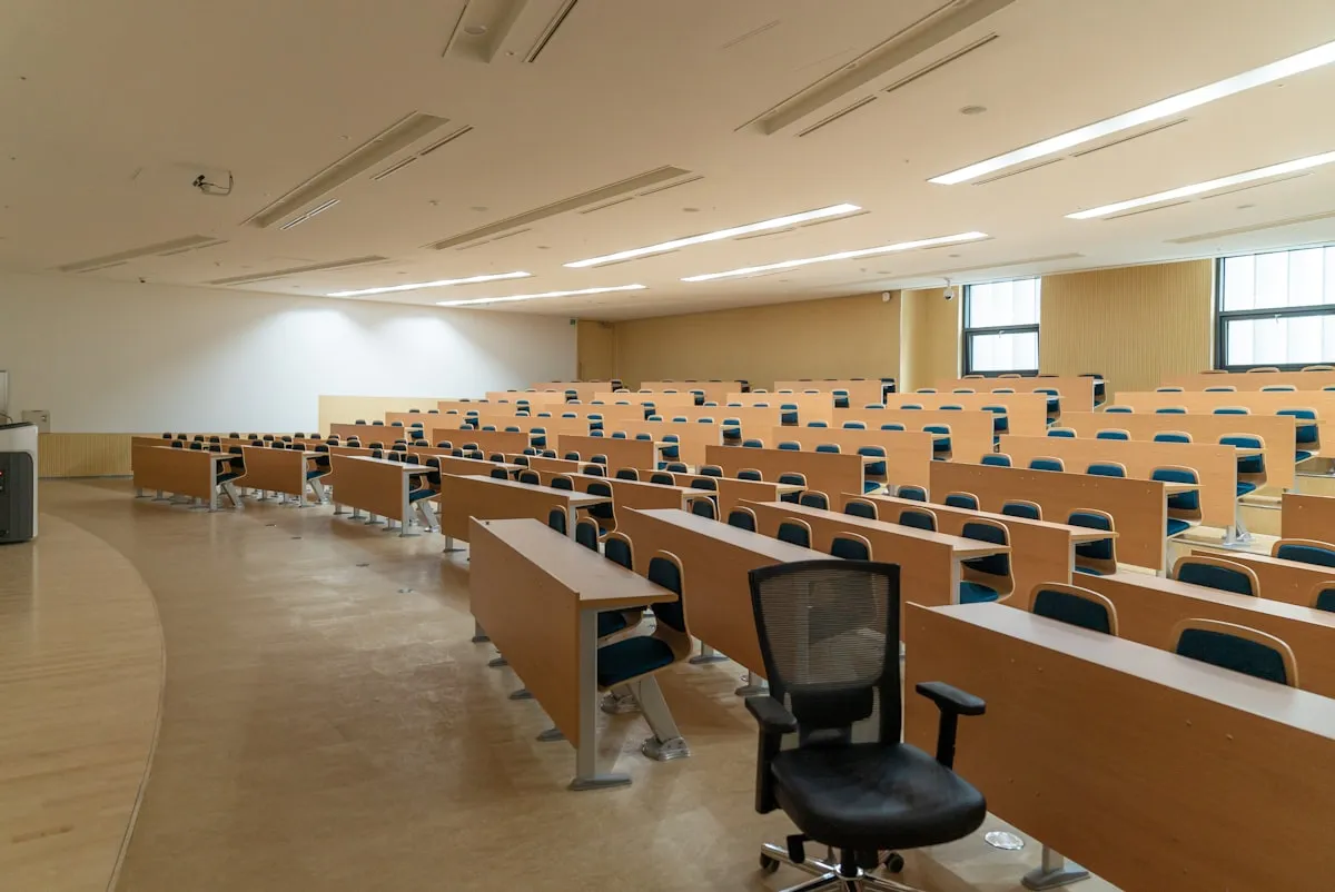 مجمعات الآفال التعليمية